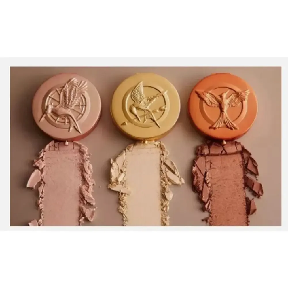 NIB Storybook Cos Girl On Fire Hunger Games Pressed Powder